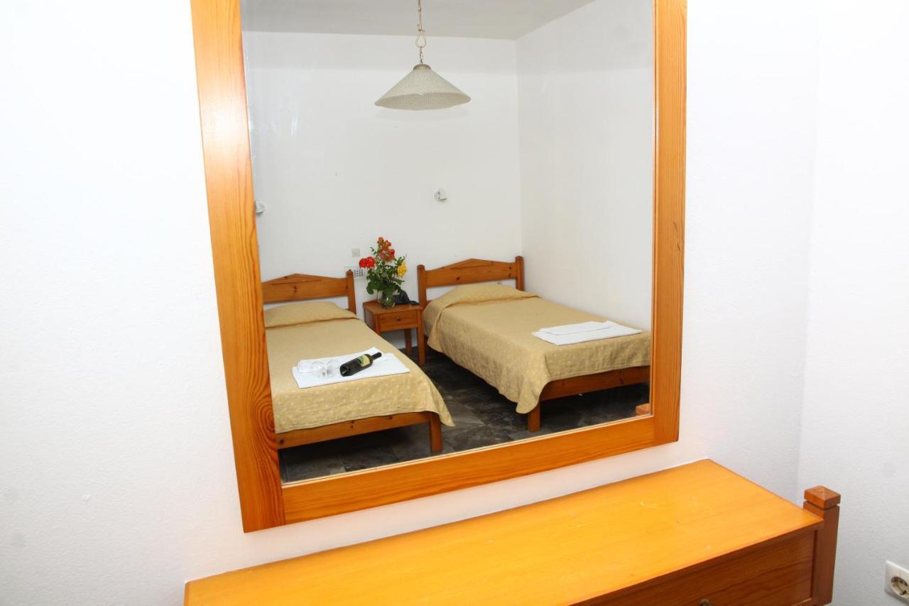 Camari Garden Hotel Apartments Gerani  Bagian luar foto