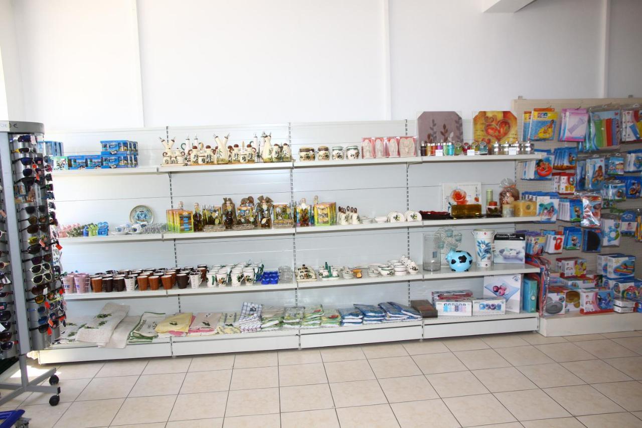 Camari Garden Hotel Apartments Gerani  Bagian luar foto