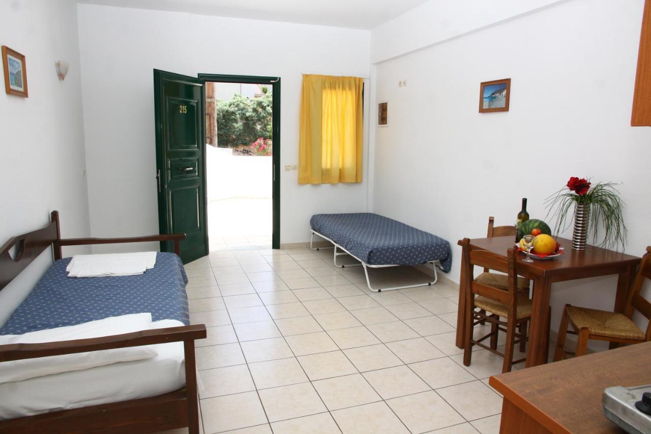 Camari Garden Hotel Apartments Gerani  Bagian luar foto