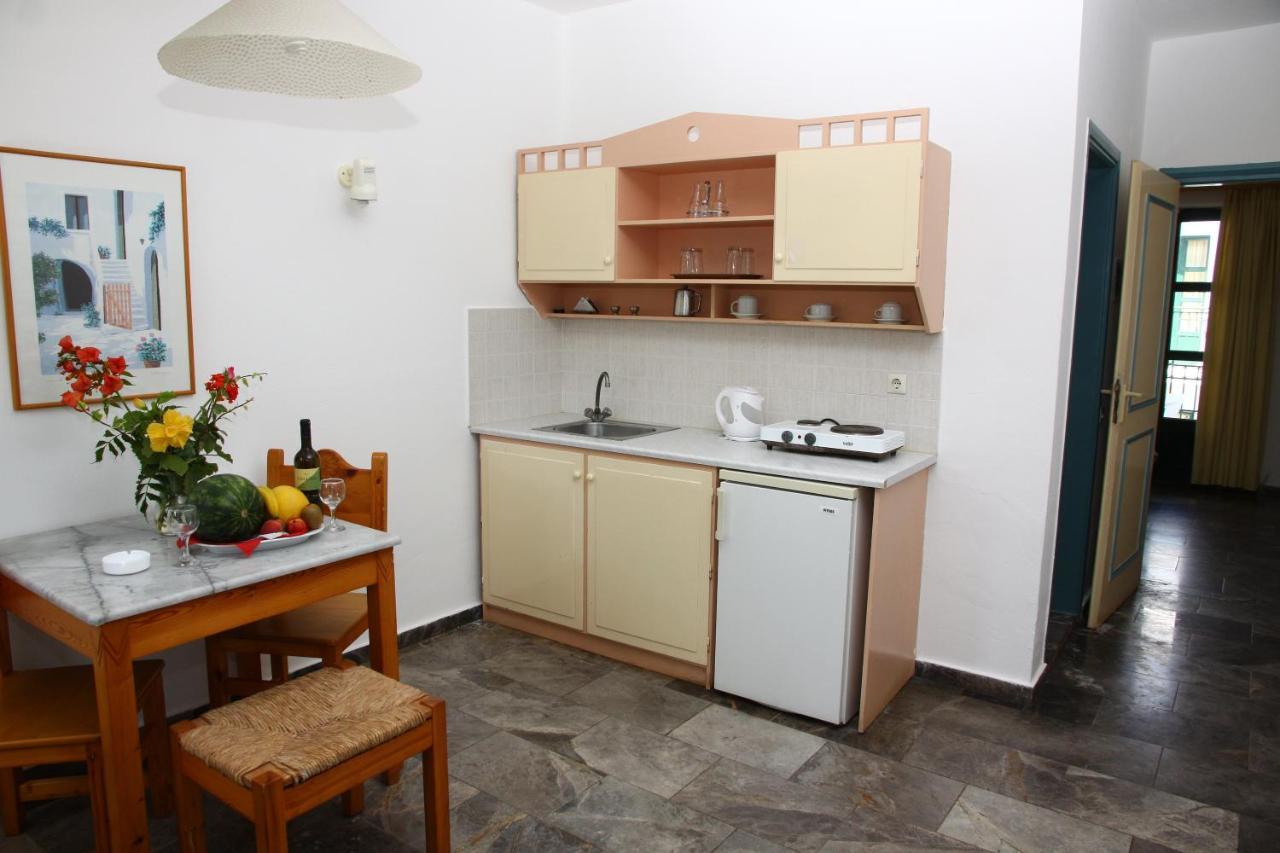Camari Garden Hotel Apartments Gerani  Bagian luar foto