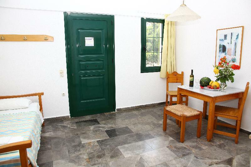 Camari Garden Hotel Apartments Gerani  Bagian luar foto
