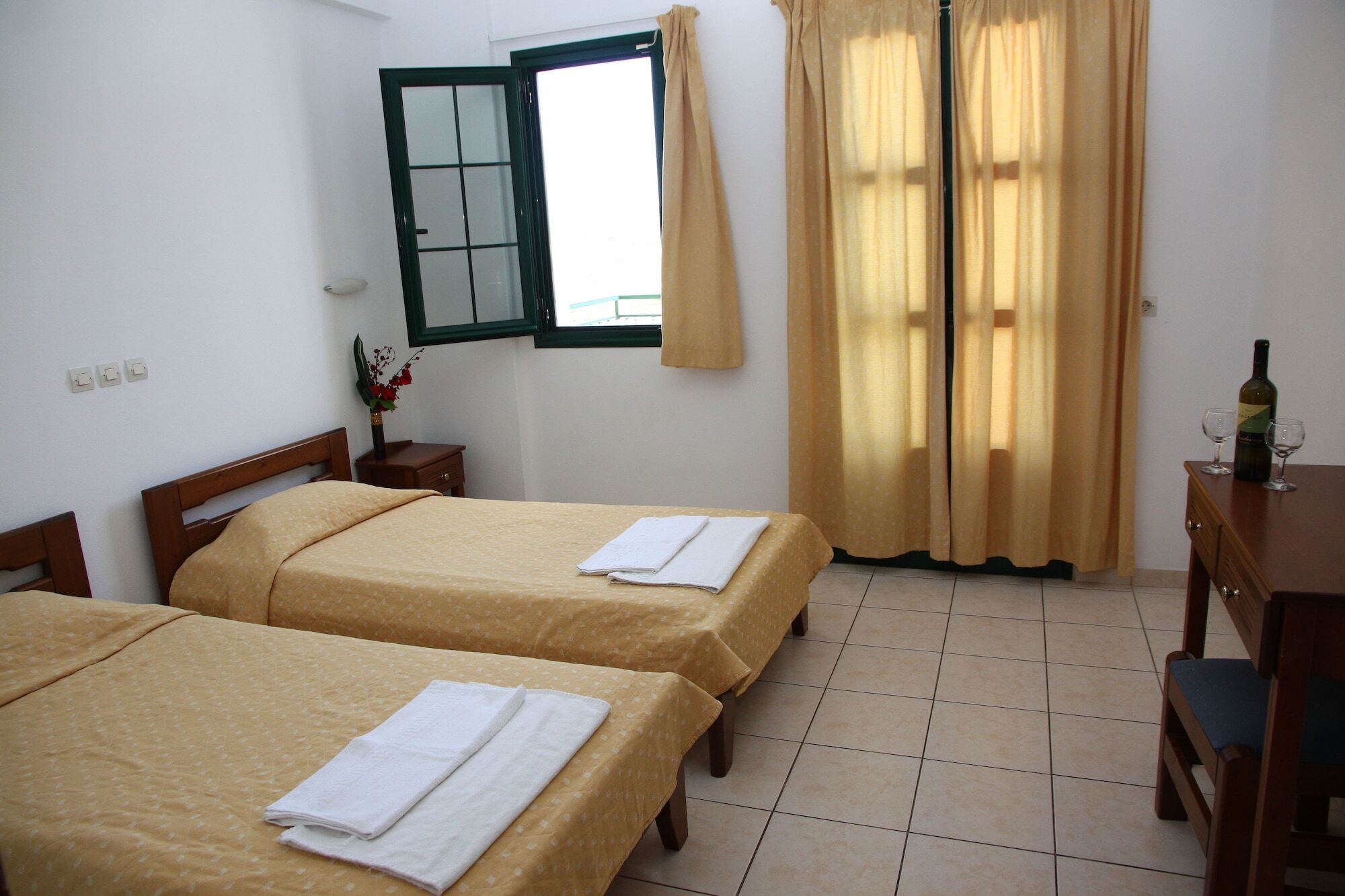 Camari Garden Hotel Apartments Gerani  Bagian luar foto